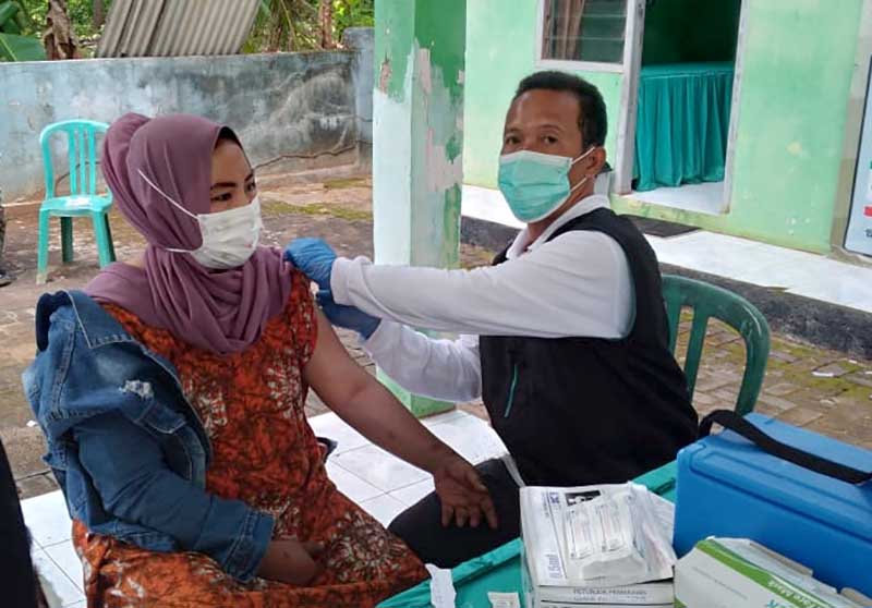 Layanan Vaksinasi Desa Lembor